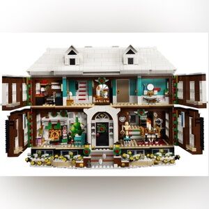 Home Alone LEGO house - brand new